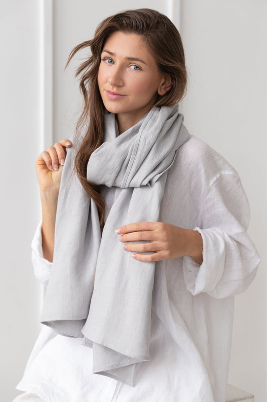 Linen scarf in Light Grey