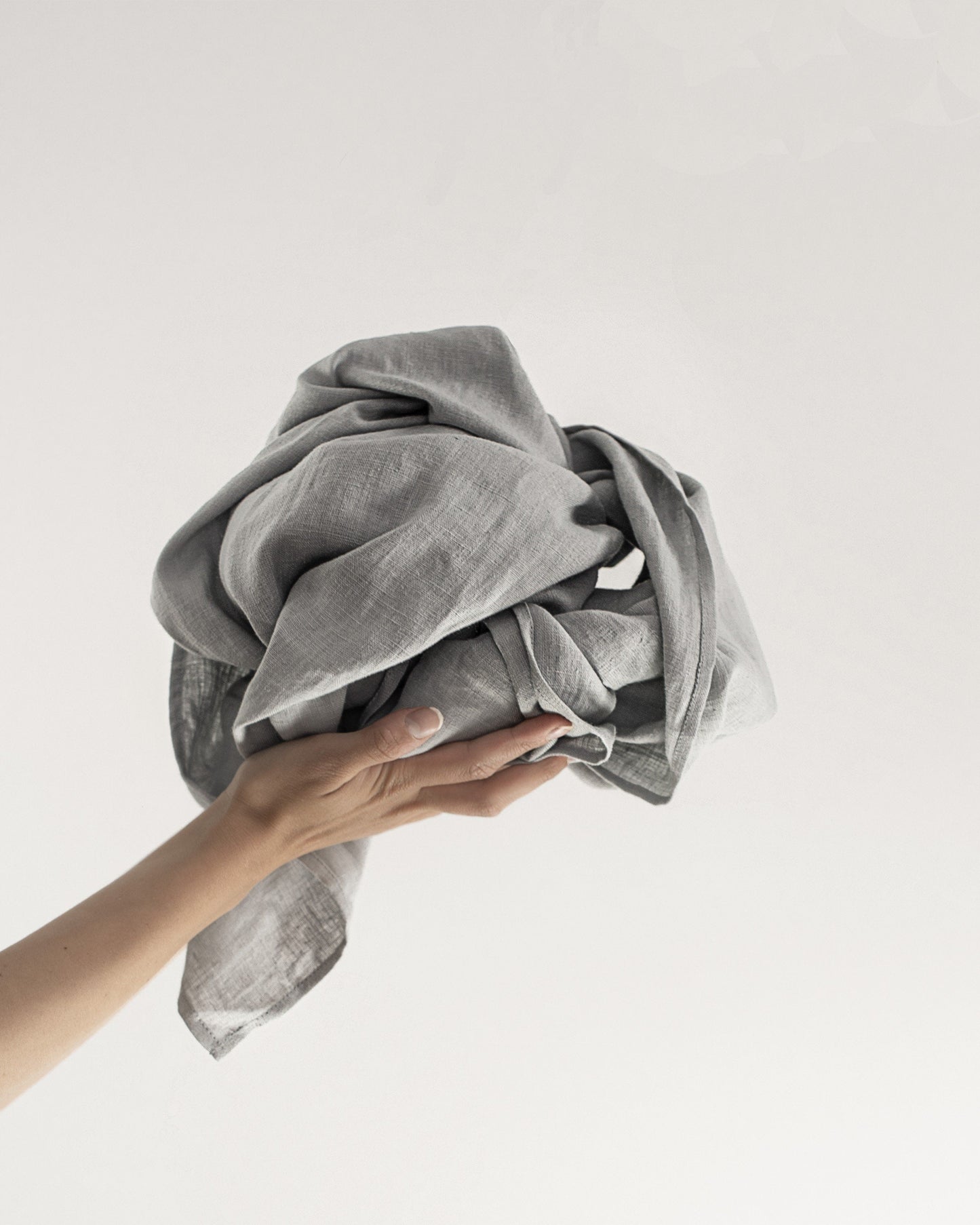 Linen scarf in Light Grey